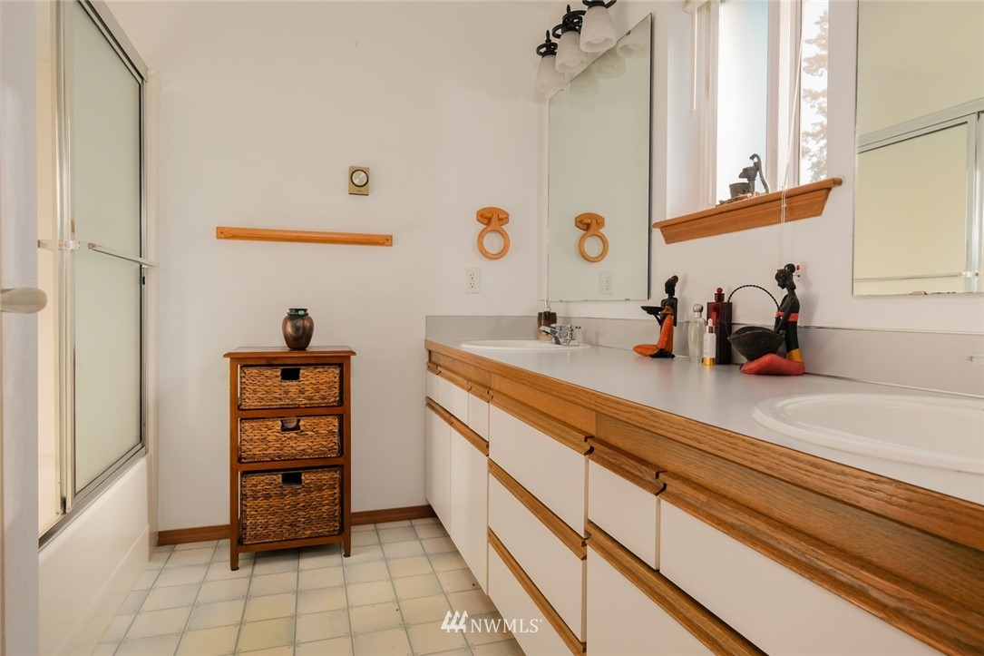 51 Arcadia Road West Port Townsend, WA 98368 - Photo 14 of 23 Gallery Image 14