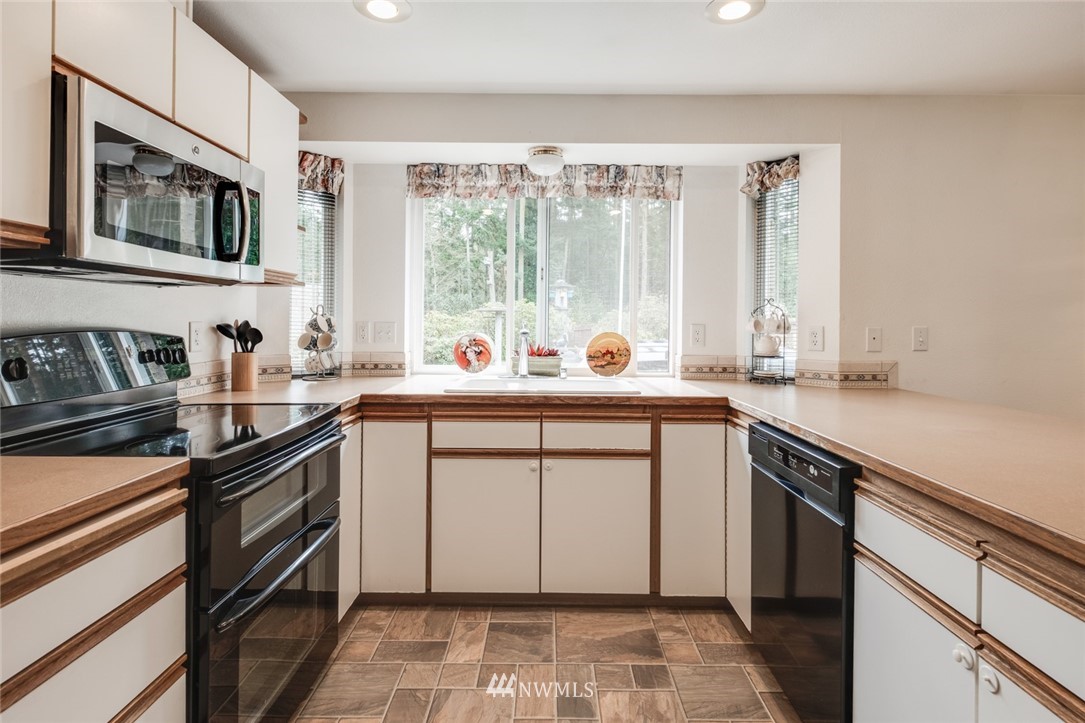 51 Arcadia Road West Port Townsend, WA 98368 - Photo 10 of 23 Gallery Image 10
