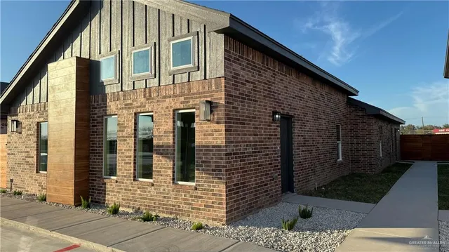 $1,200 | 906 Hidden Hills St Mission, Unit 3, Mission, TX 78572