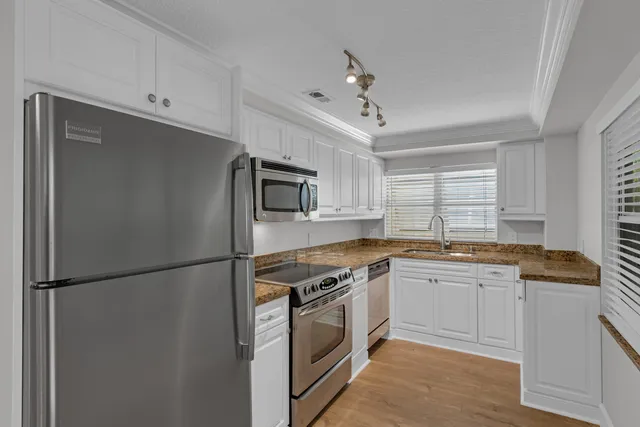 $4,500 | 900 Northeast 4th Street, Unit B, Boca Raton, FL 33432