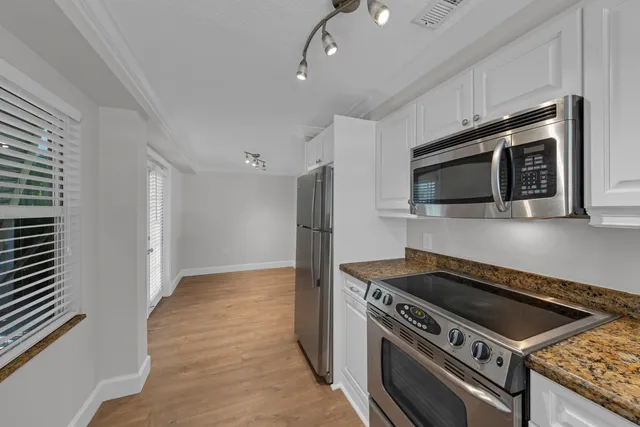 $4,500 | 900 Northeast 4th Street, Unit B, Boca Raton, FL 33432