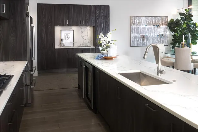 $5,700 | 2120 Olive Street, Unit 1007, Dallas, TX 75201