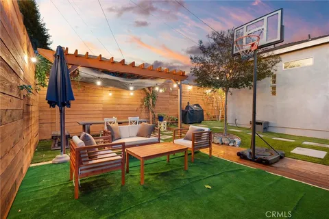 $919,995 | 10253 South 4th Avenue, Inglewood, CA 90303