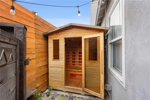 $919,995 | 10253 South 4th Avenue, Inglewood, CA 90303