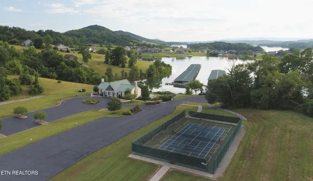 $899,000 | 431 Shainas Place, Sharps Chapel, TN 37866