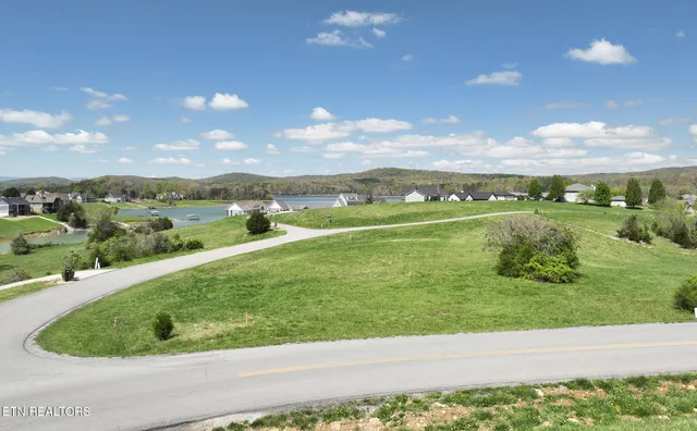 $899,000 | 431 Shainas Place, Sharps Chapel, TN 37866