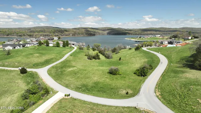 $899,000 | 431 Shainas Place, Sharps Chapel, TN 37866