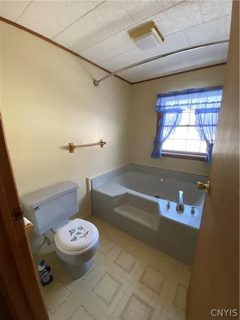 $265,500 | 14582 Lake Street, Sterling, NY 13156