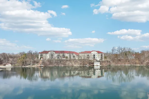 $359,900 | N51W34861 East Wisconsin Avenue, Unit 1113, Oconomowoc, WI 53069