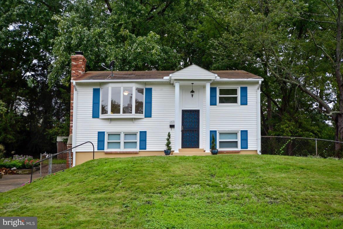 14972 Alaska Road Woodbridge, VA 22191 - Photo 1 of 23 Exterior (Front)