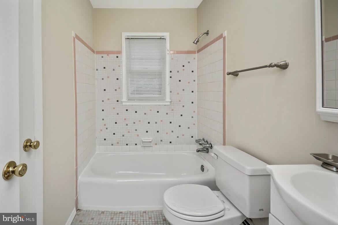 14972 Alaska Road Woodbridge, VA 22191 - Photo 15 of 23 Bath
