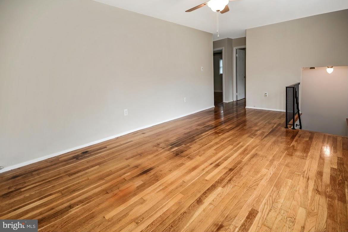 14972 Alaska Road Woodbridge, VA 22191 - Photo 8 of 23 Living Room