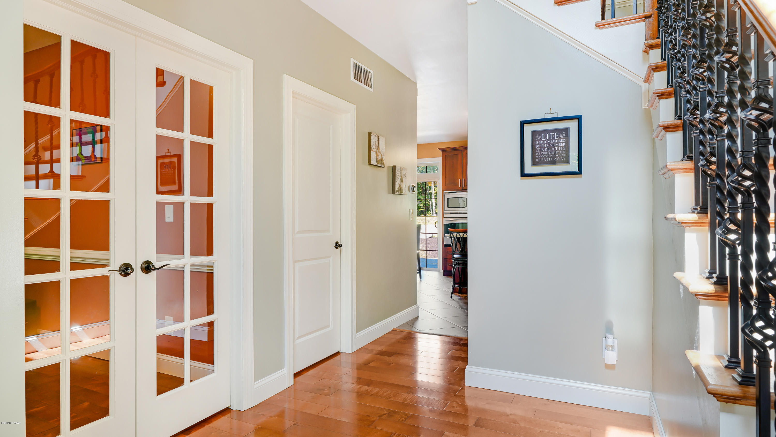 215 Kiesel Road Milford, PA 18337 - Photo 4 of 31 DSC08883fuse