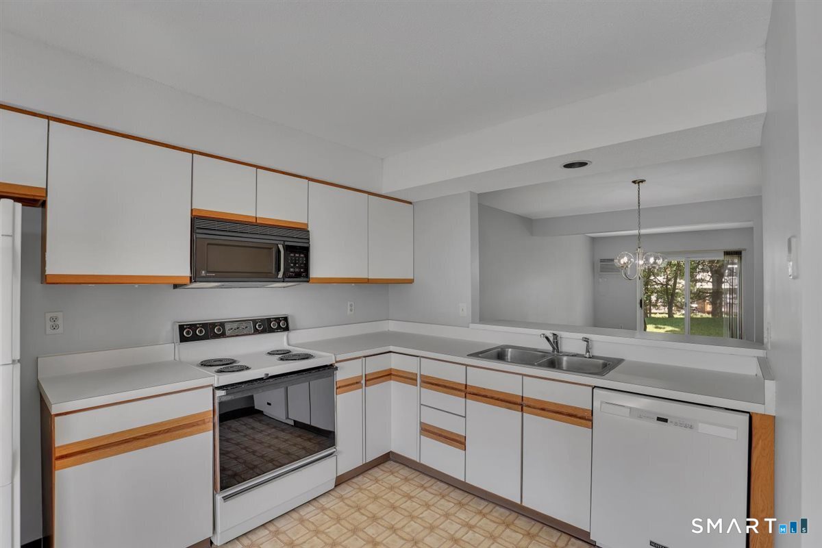 75 Wilson Lane, Unit 2 Vernon, CT 06066 - Photo 10 of 37
