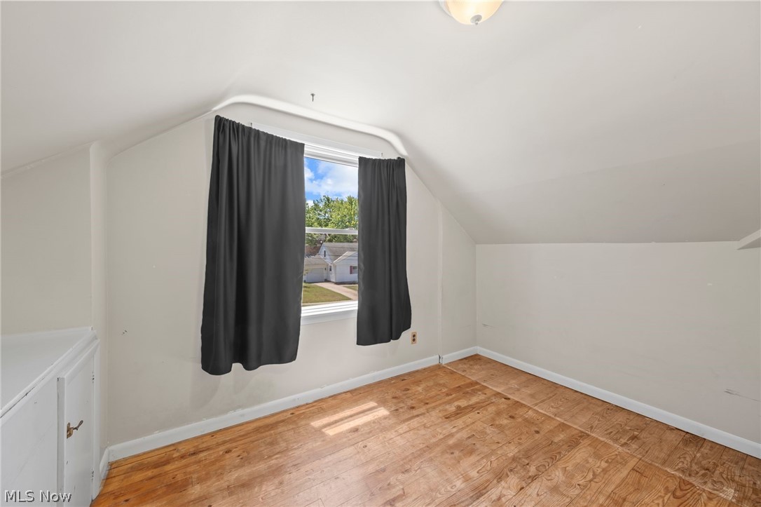 4435 Greenway Road Cleveland, OH 44121 - Photo 22 of 29
