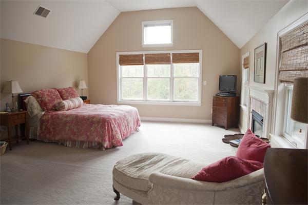 378 Spring Street Northampton, MA 01062 - Photo 9 of 17