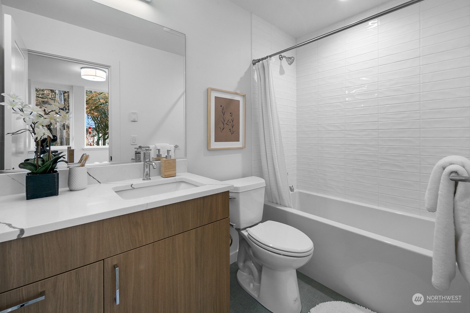 369 Valley Street Seattle, WA 98109 - Photo 17 of 27