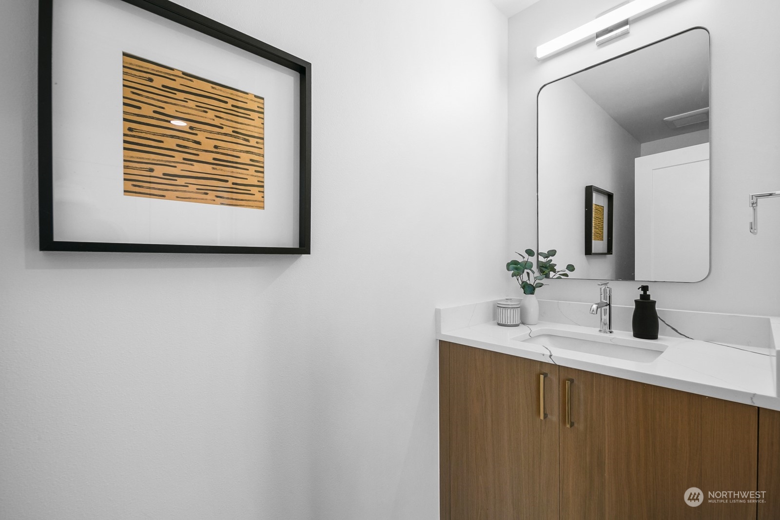 369 Valley Street Seattle, WA 98109 - Photo 20 of 27