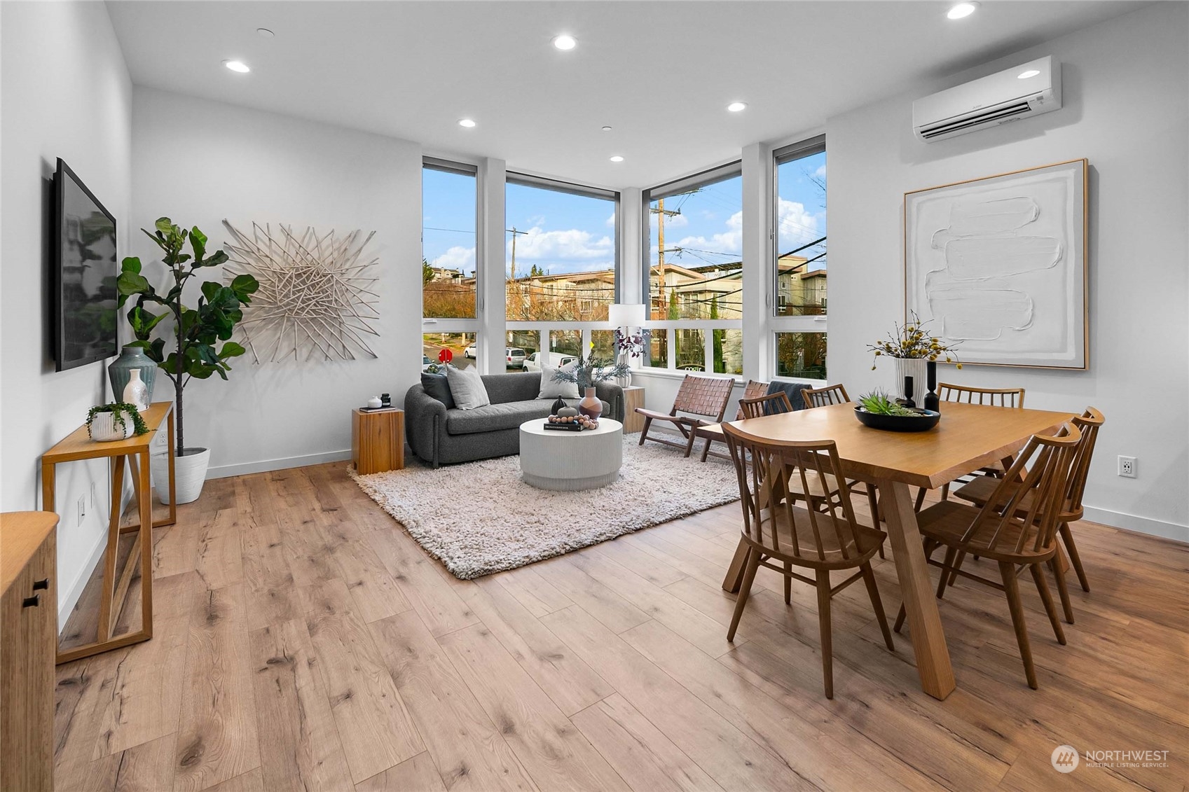 369 Valley Street Seattle, WA 98109 - Photo 3 of 27