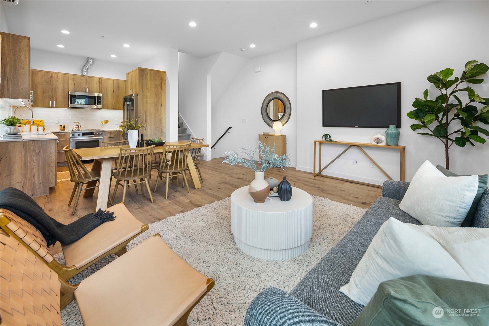 369 Valley Street Seattle, WA 98109 - Photo 4 of 27