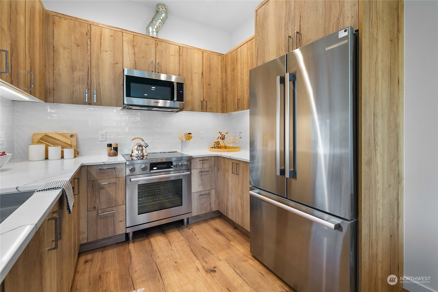 369 Valley Street Seattle, WA 98109 - Photo 7 of 27