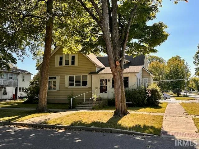 $215,000 | 400 South Market Street, Winamac, IN 46996