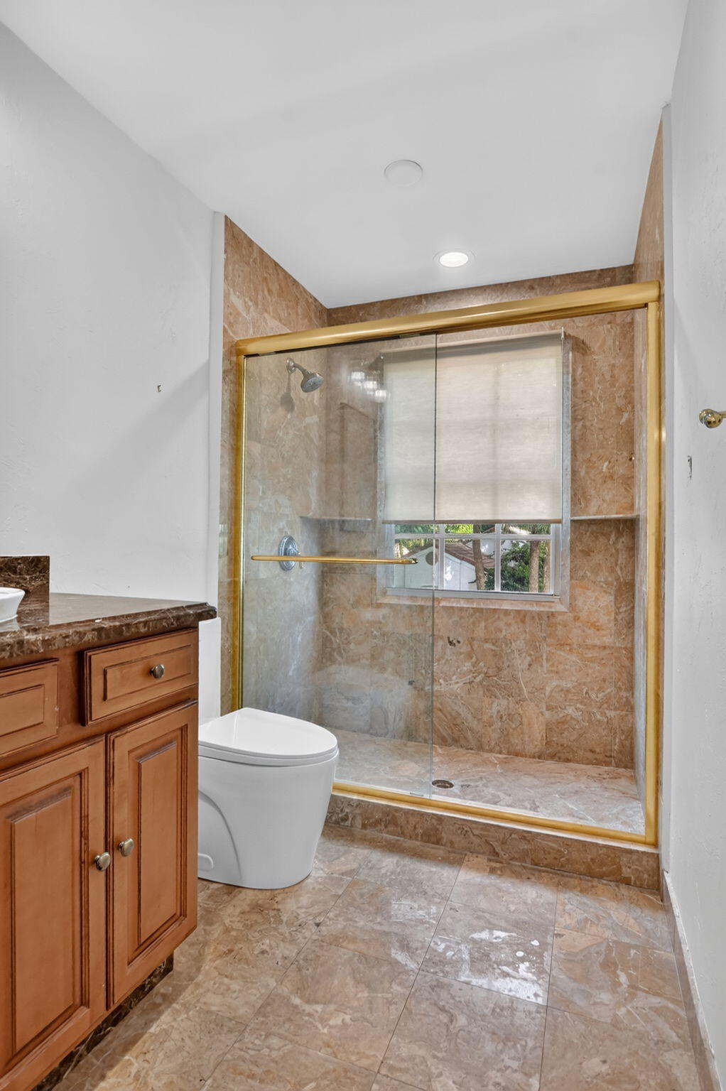 23338 La Vida Way Boca Raton, FL 33433 - Photo 42 of 52 3rd Bathroom