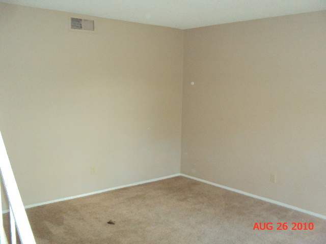 3511 East Baseline Road, Unit 1023 Phoenix, AZ 85042 - Photo 3 of 8 Living Room