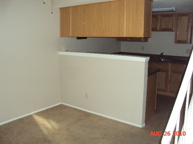 3511 East Baseline Road, Unit 1023 Phoenix, AZ 85042 - Photo 7 of 8 Dining nook