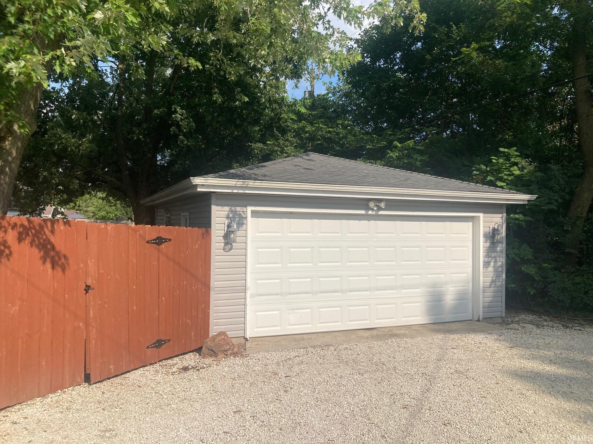 1104 East 6th Street Fowler, IN 47944 - Photo 3 of 27