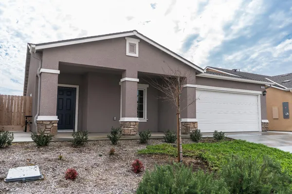 $364,900 | 1212 East Orange Street, Avenal, CA 93204