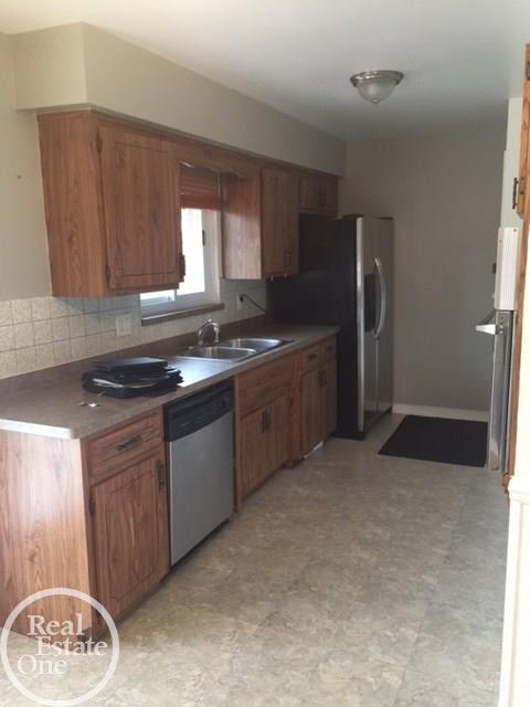 4709 Gerald Street Warren, MI 48092 - Photo 6 of 9