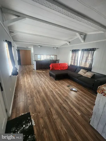 a view of livingroom with furniture