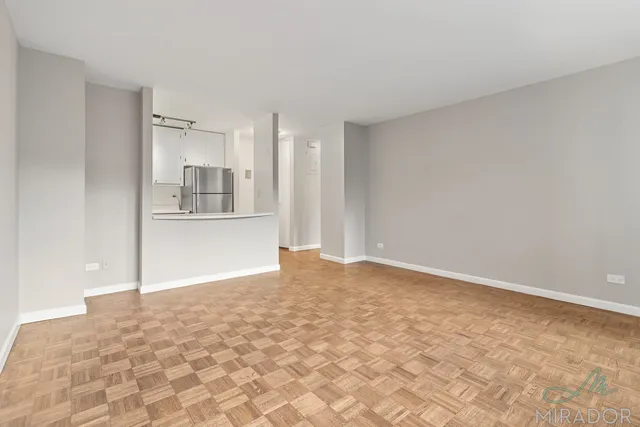 $3,900 | 330 East 39th Street, Unit 10K | Murray Hill