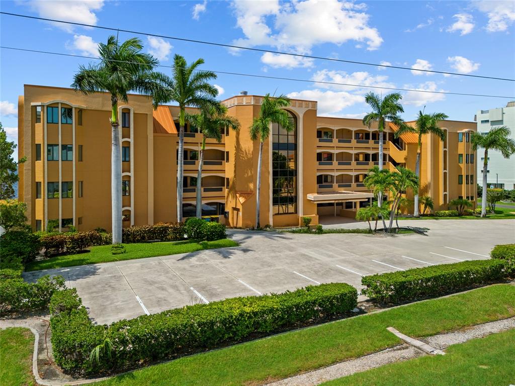 1601 Park Beach Circle, Unit 114 Punta Gorda, FL 33950 - Photo 3 of 30