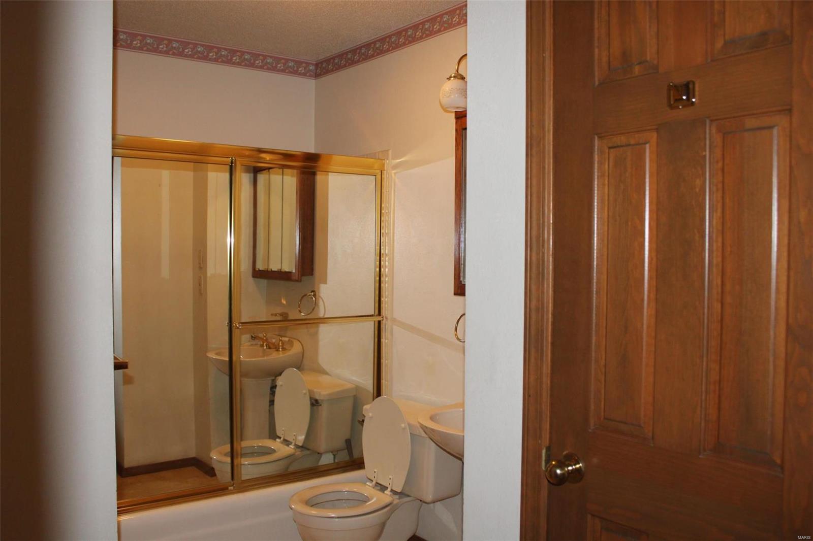 4895 Humbert Road Alton, IL 62002 - Photo 17 of 43 Gallery Image 17
