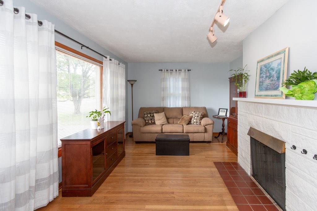2459 Fisher Road Indianapolis, IN 46239 - Photo 6 of 24 Gallery Image 6