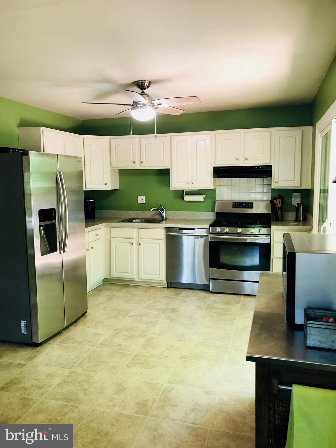 2400 Wanda Way Reston, VA 20191 - Photo 6 of 28 Kitchen