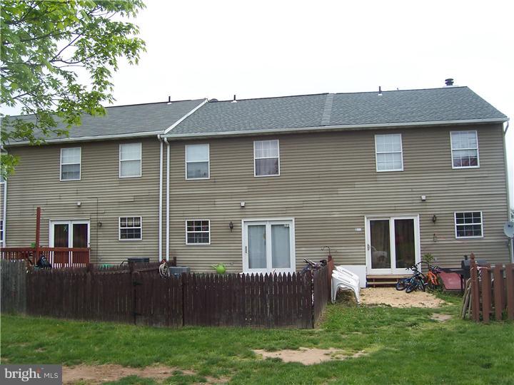 272 Lexington Road Schwenksville, PA 19473 - Photo 3 of 17 Exterior Back