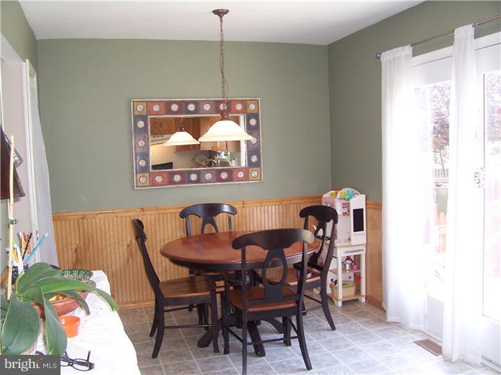 272 Lexington Road Schwenksville, PA 19473 - Photo 8 of 17 Breakfast Room