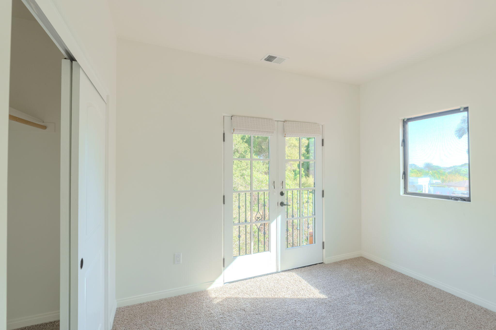920 Lowena Drive, Unit 19 Santa Barbara, CA 93103 - Photo 18 of 21 a view of an empty room with a window