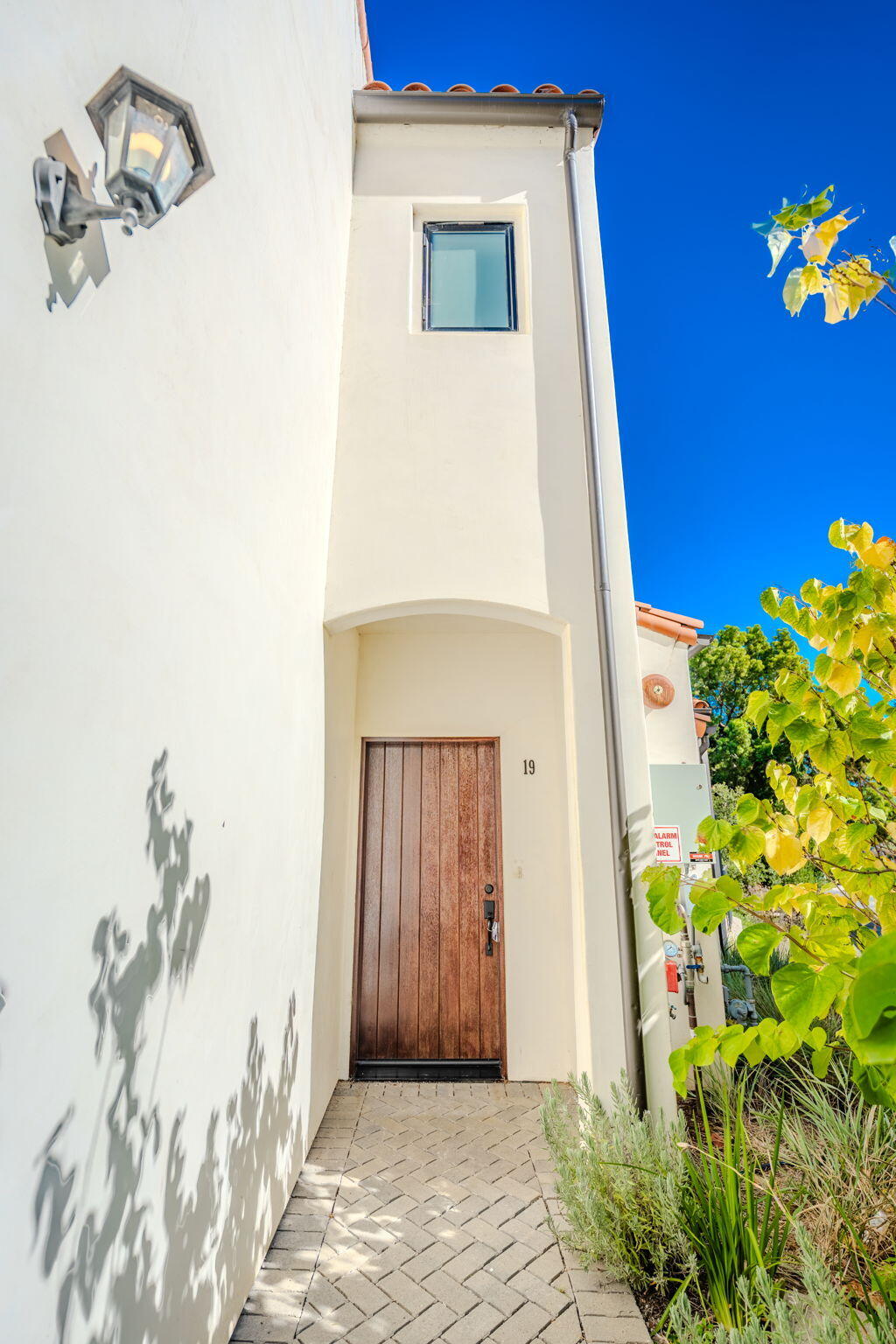 920 Lowena Drive, Unit 19 Santa Barbara, CA 93103 - Photo 2 of 21 a view of a entryway