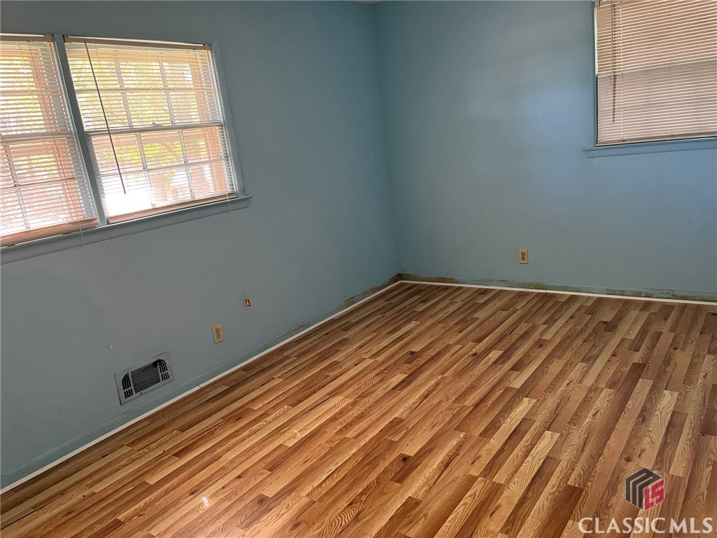 208 Barnes Street Union Point, GA 30669 - Photo 9 of 17 Gallery Image 9