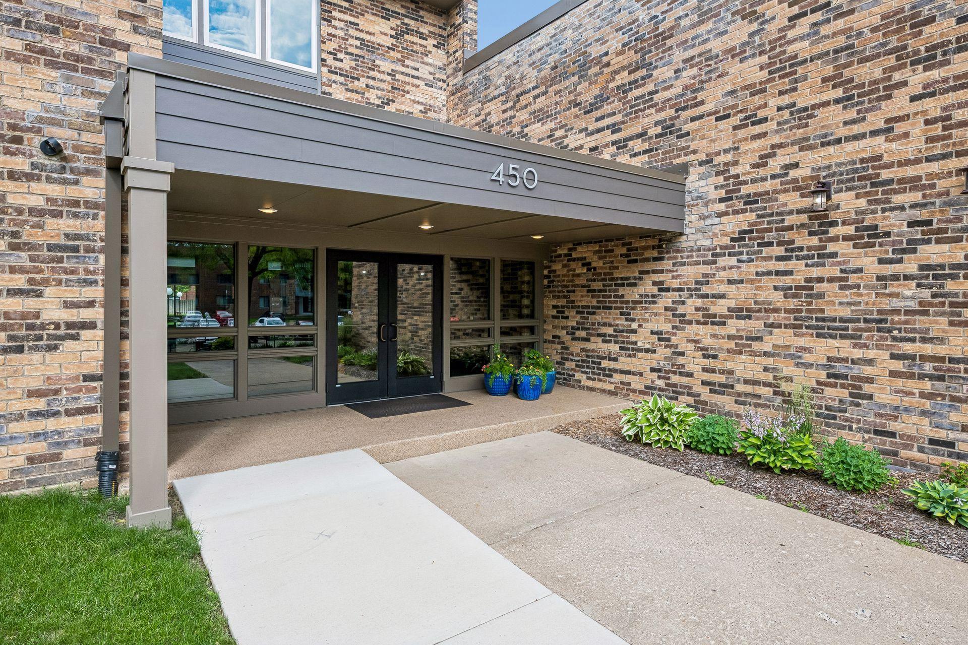 450 Ford Road, Unit 303 St. Louis Park, MN 55426 - Photo 3 of 32