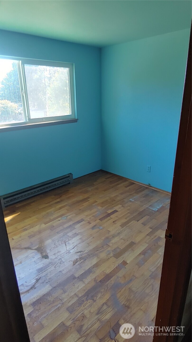 23032 7th Avenue Southeast Bothell, WA 98021 - Photo 16 of 24 a view of empty room with window