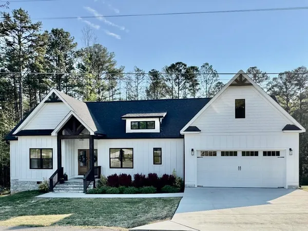 $575,000 | 6409 Shirley Pond Road, Harrison, TN 37341