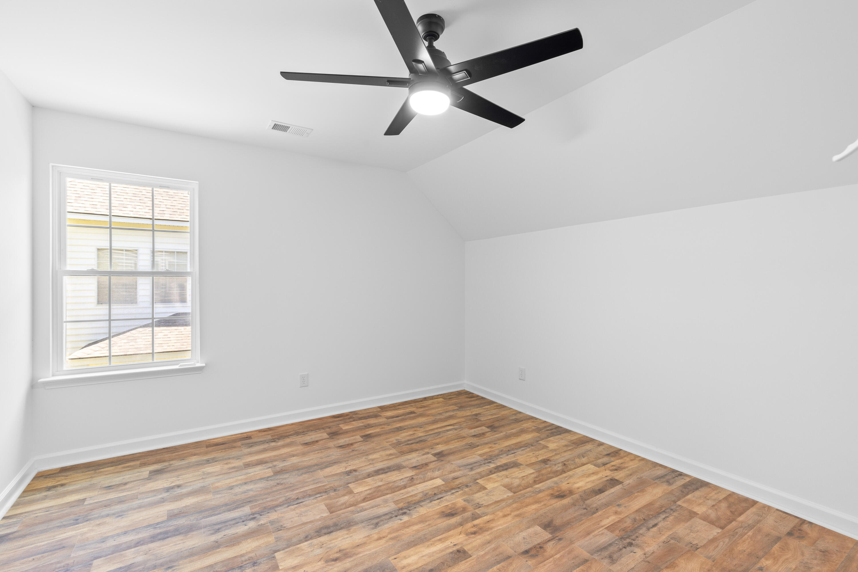 3145 Queensgate Way Mount Pleasant, SC 29466 - Photo 20 of 25 1G1A0913