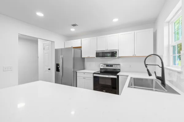 $2,825 | 3145 Queensgate Way, Mount Pleasant, SC 29466