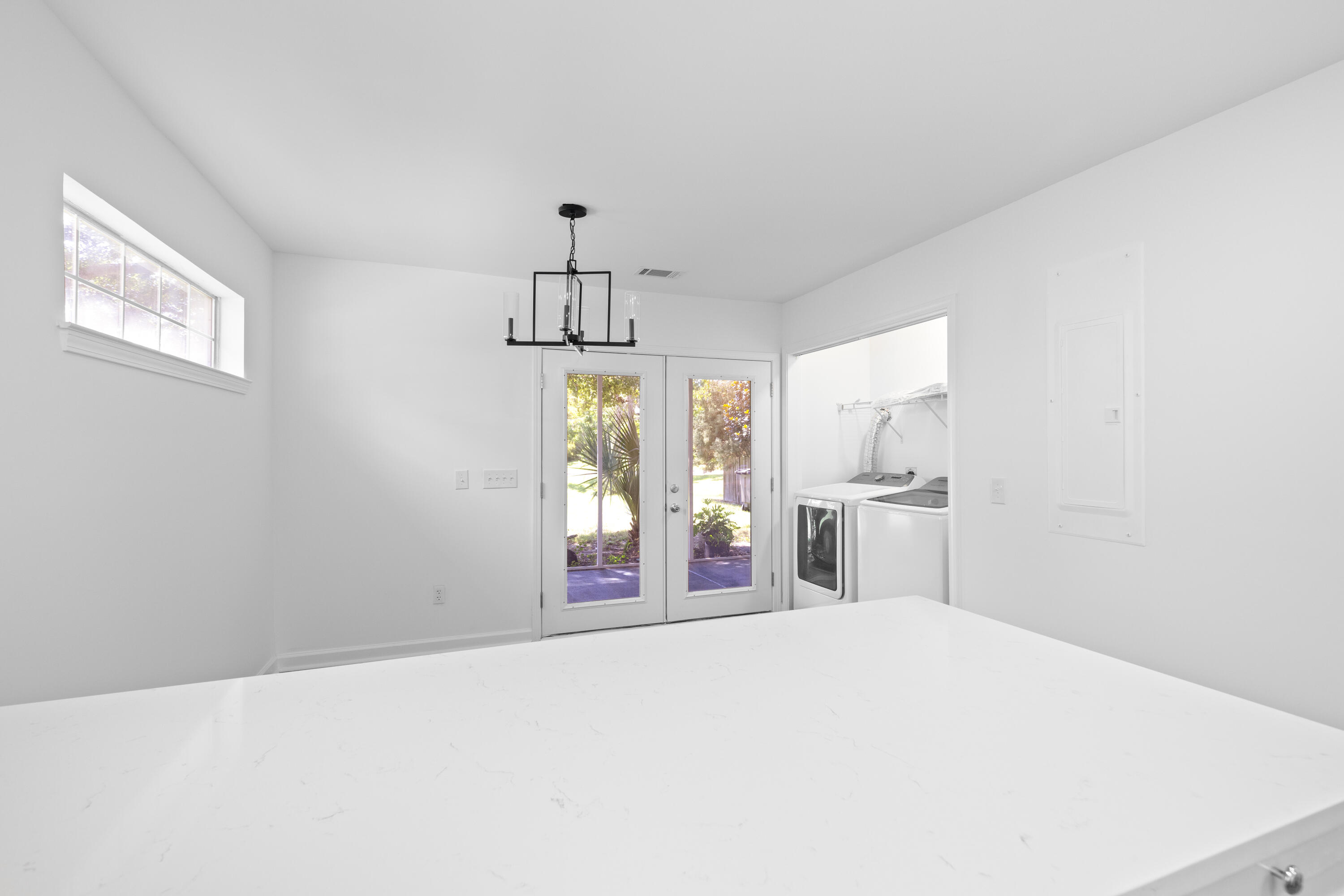 3145 Queensgate Way Mount Pleasant, SC 29466 - Photo 6 of 25 1G1A0873