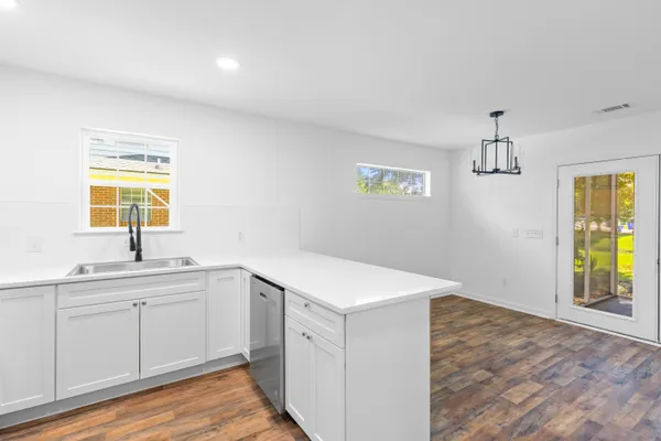 $2,825 | 3145 Queensgate Way, Mount Pleasant, SC 29466